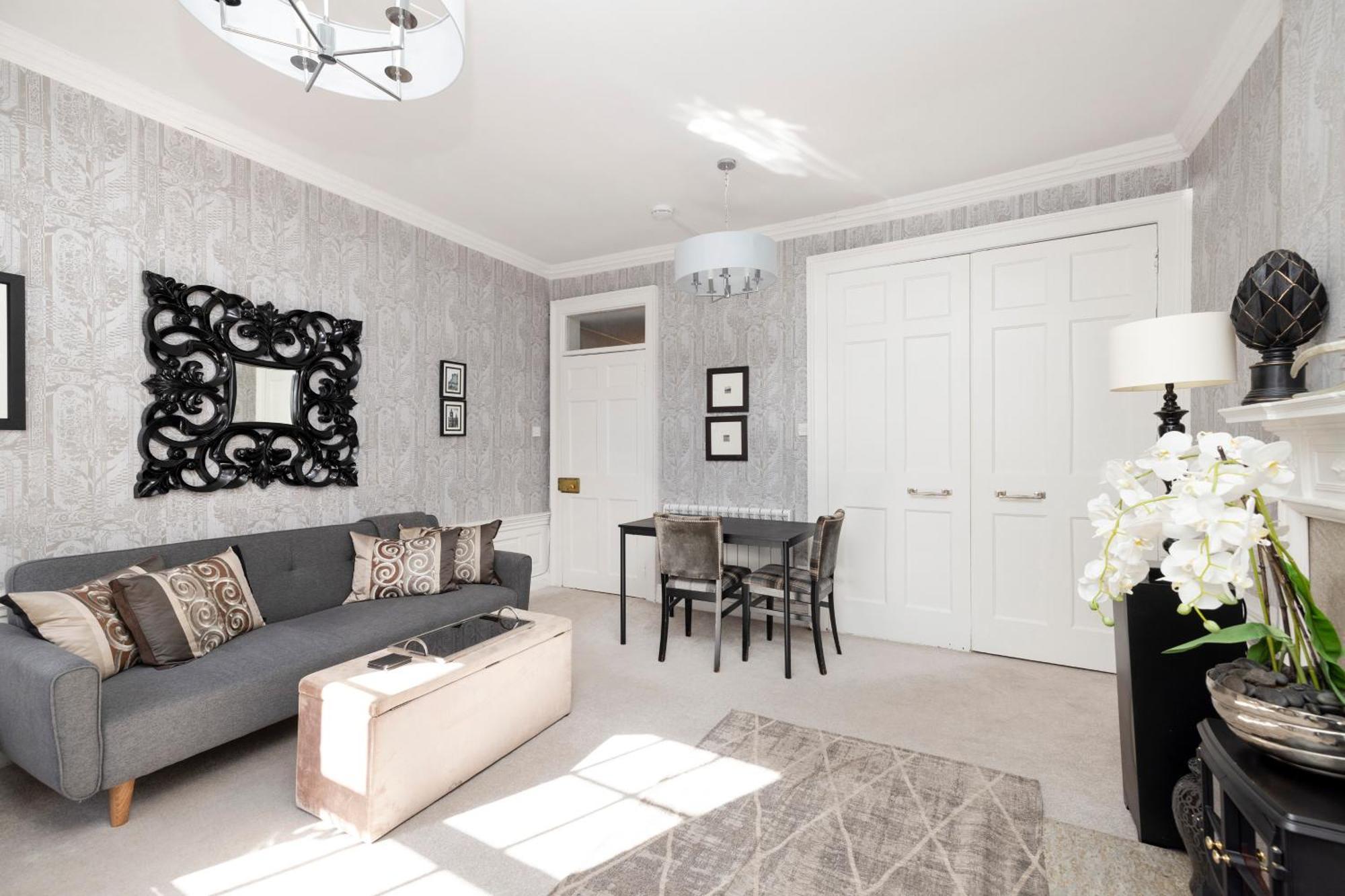 Joivy Exclusive Apartment At The Heart Of New Town Единбург Екстериор снимка