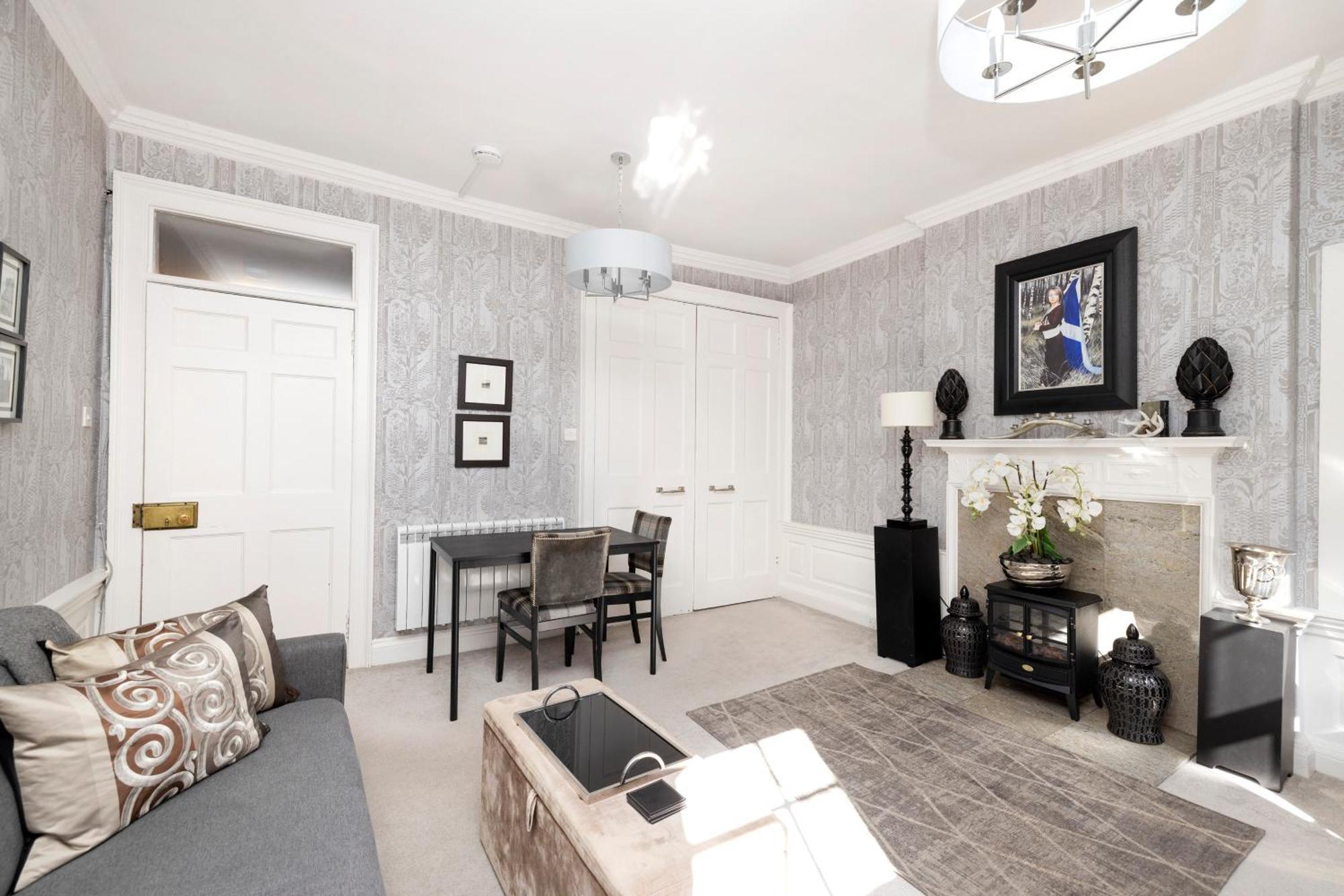 Joivy Exclusive Apartment At The Heart Of New Town Единбург Екстериор снимка